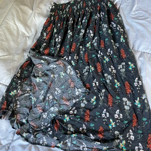 NATURAL LIFE Floral Midi Skirt - Black and Red - Picture 9 of 11